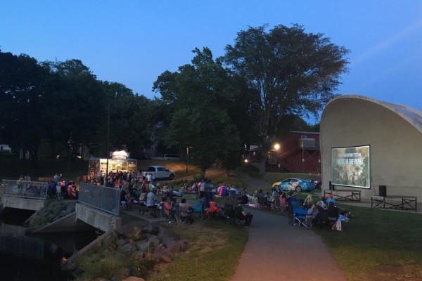 The 2018 Sydney Waterfront Festival kicked off Monday with Kidspree on the waterfront and Movie in the Park at the Bandshell. The Festival continues all week.