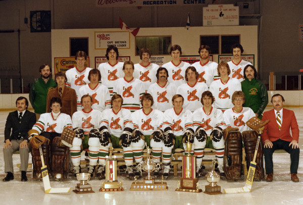 1978 College of Cape Breton CAPERS hockey team - photo: CBU